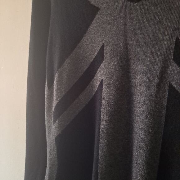 Max Studio Black & Gray Geometric Print V-neck Bodycon Sweater Dress - M - Picture 6 of 7